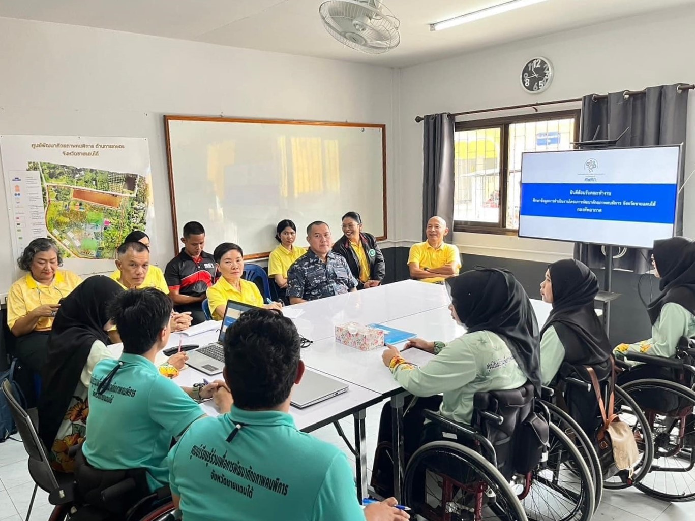 ต้อนรับคณะทำงานจากกองทัพอากาศ เพื่อศึกษาข้อมูลการดำเนินงานโครงการพัฒนาศักยภาพคนพิการ จังหวัดชายแดนใต้